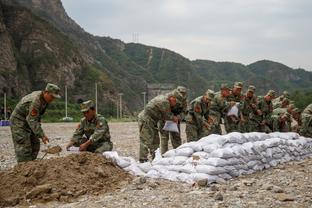 泰山队今晚住在北京，明天看天气情况再定返回济南行程